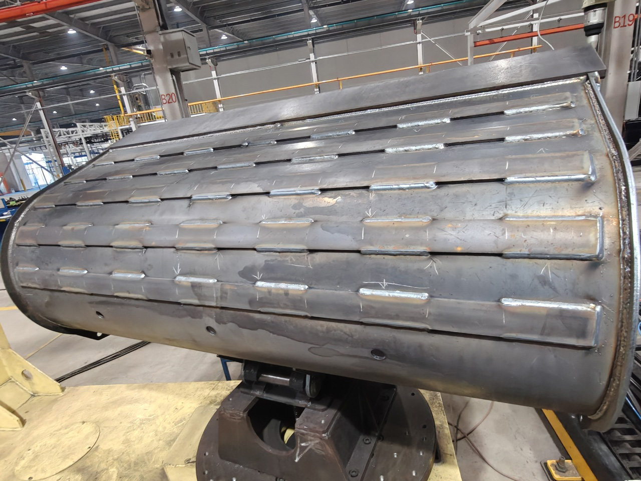 焊接机器人智能化升级：创想智控焊缝视觉跟踪系统在建筑工程挖斗焊接中的应用